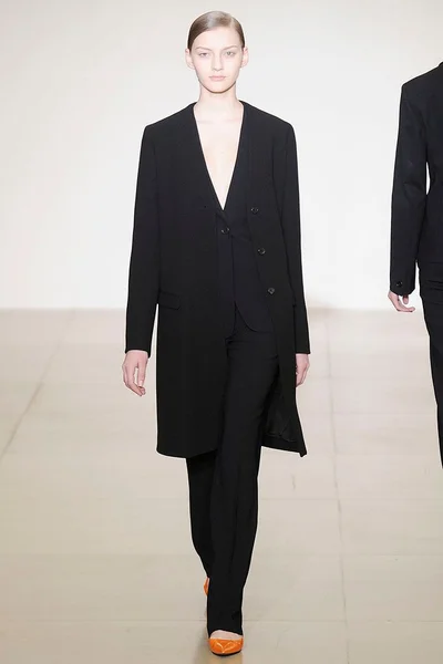 Look 10